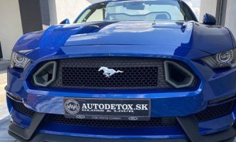 Ford Mustang - výmena autorádia