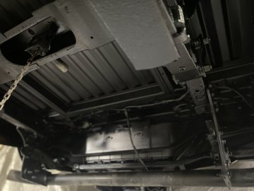 Antikorózna ochrana podvozku, dutín a výfuku Dinitrol Mitsubishi L200